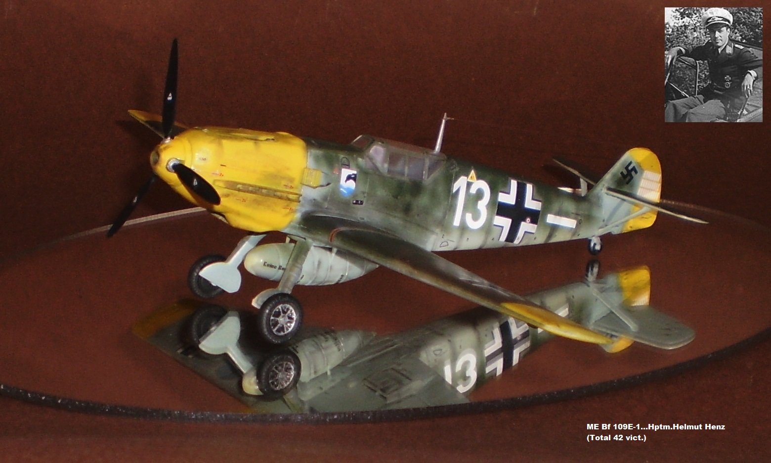 ME Bf 109E-1...Hptm.Helmut Henz (Total 42 vict.) - kopie