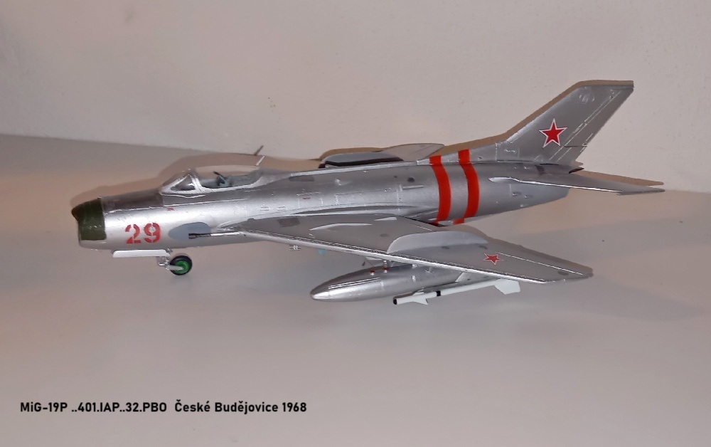 MiG-19P ..401.IAP..32.PBO  České Budějovice 1968